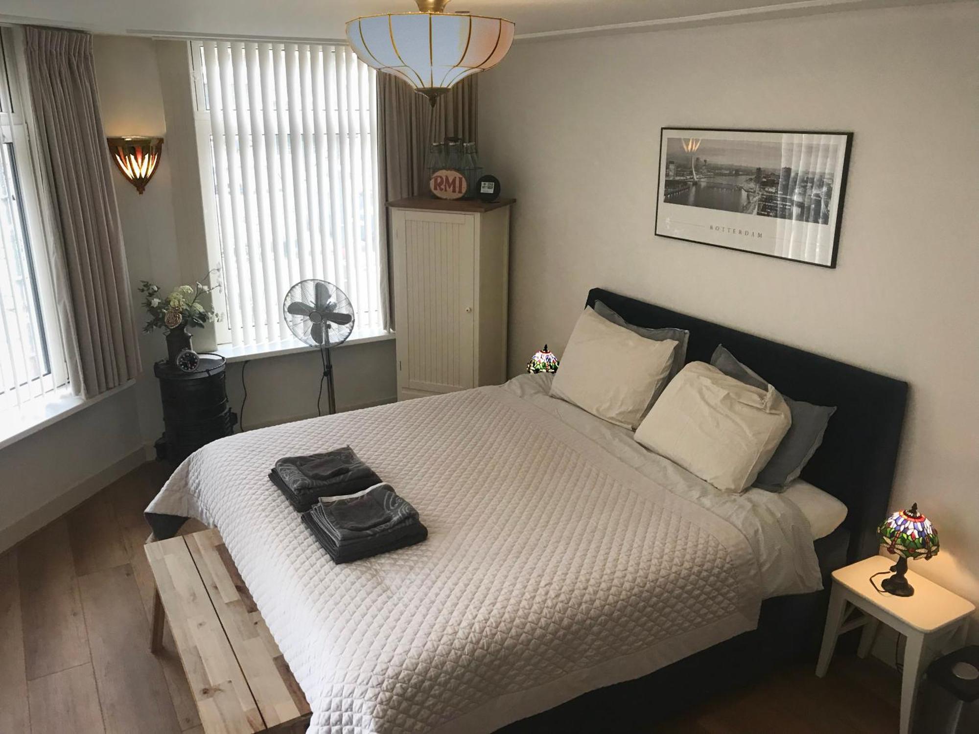 Bed And Breakfast รอตเตอร์ดัม ภายนอก รูปภาพ
